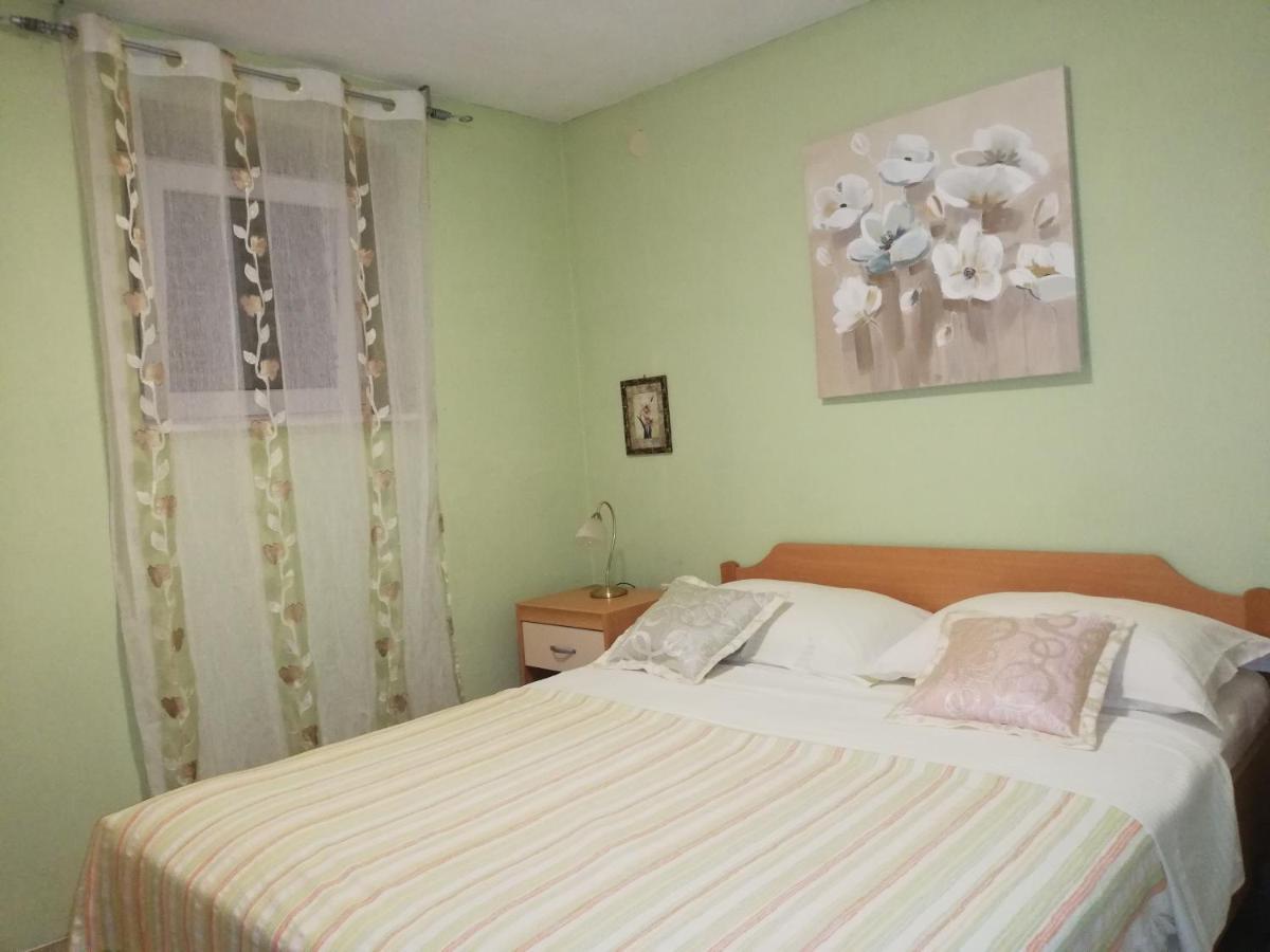 I&J Relaxing Beach Apartments Račišće Εξωτερικό φωτογραφία