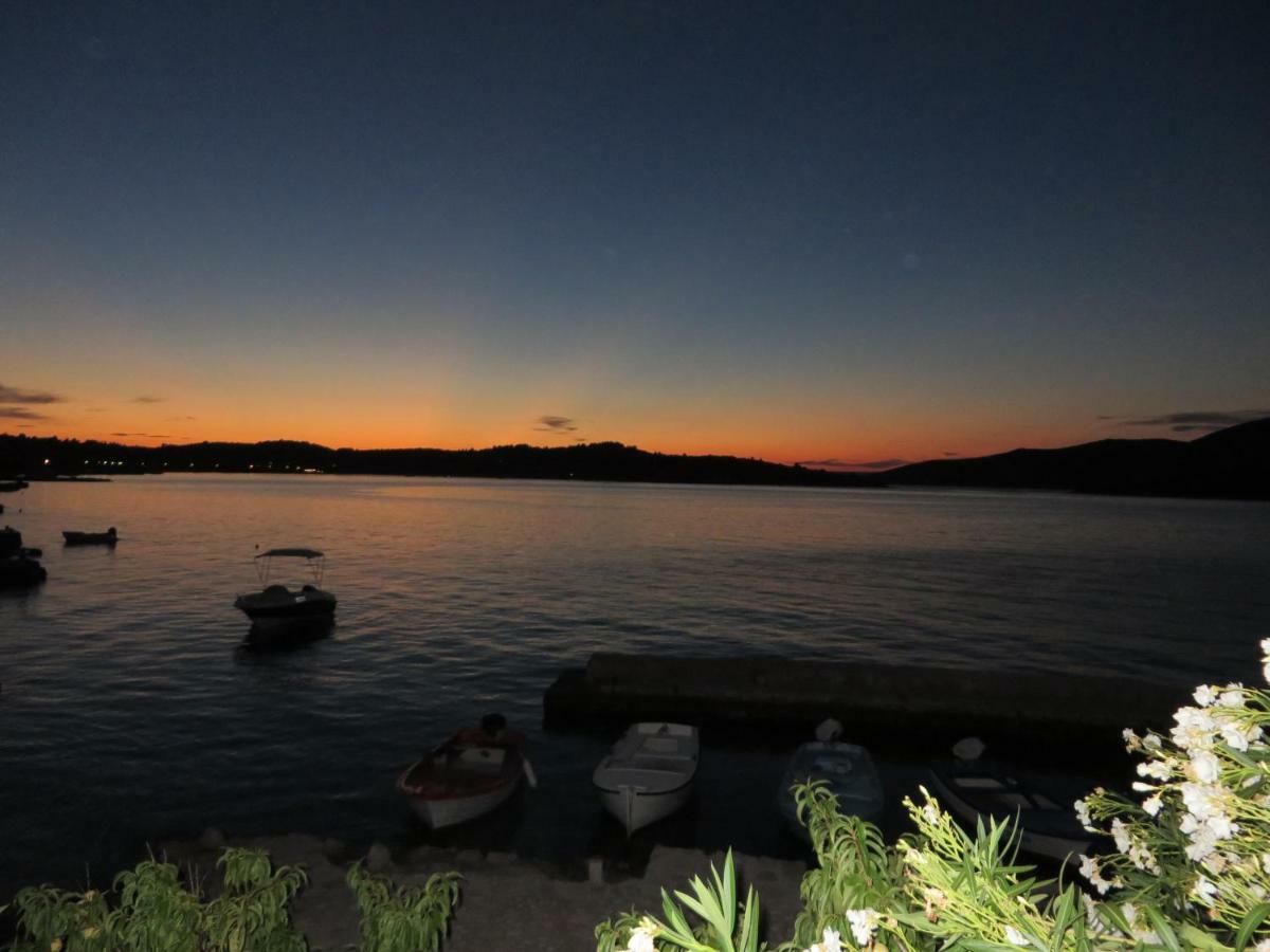 I&J Relaxing Beach Apartments Račišće Εξωτερικό φωτογραφία