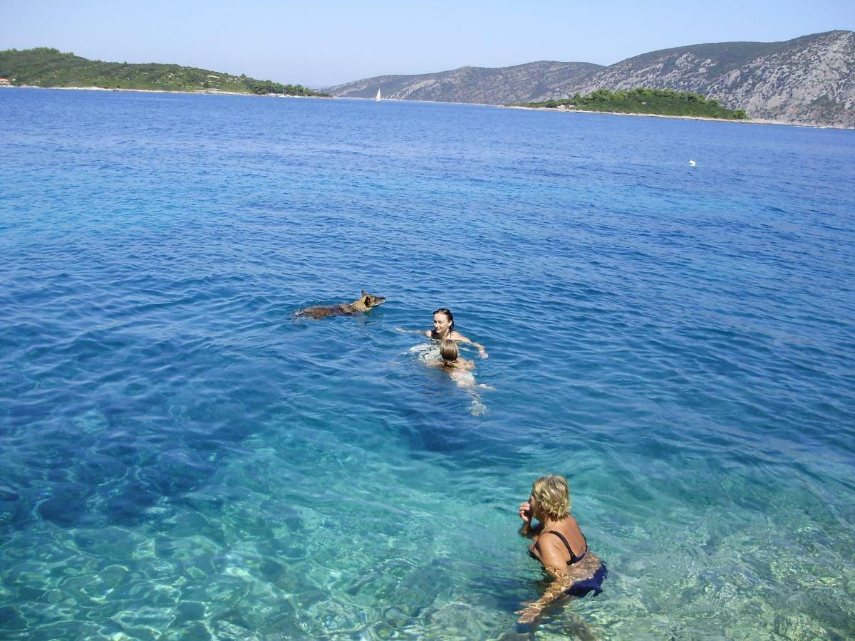 I&J Relaxing Beach Apartments Račišće Εξωτερικό φωτογραφία