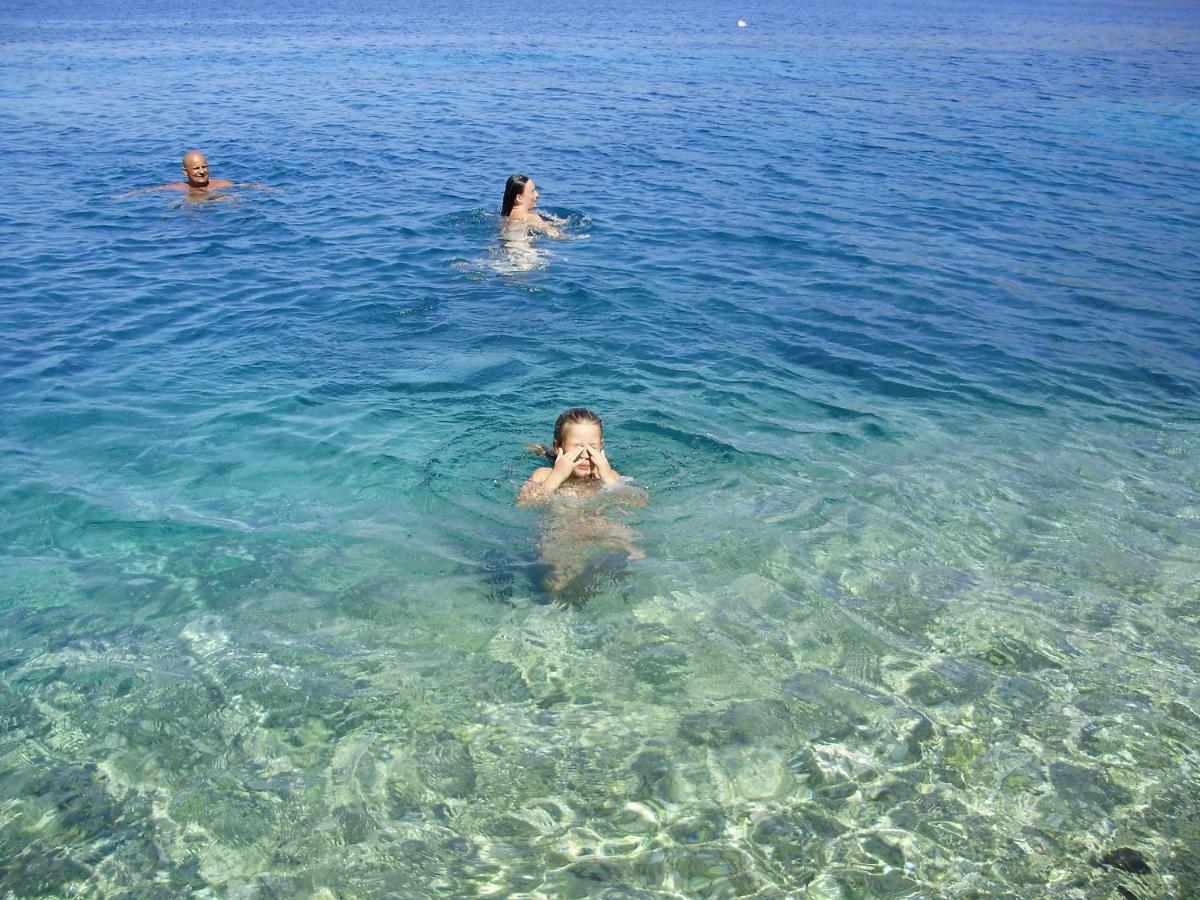 I&J Relaxing Beach Apartments Račišće Εξωτερικό φωτογραφία
