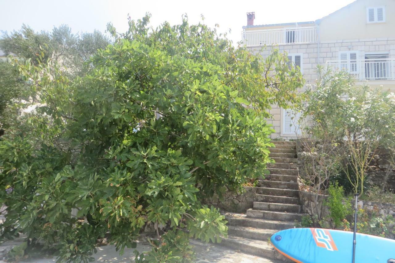 I&J Relaxing Beach Apartments Račišće Εξωτερικό φωτογραφία