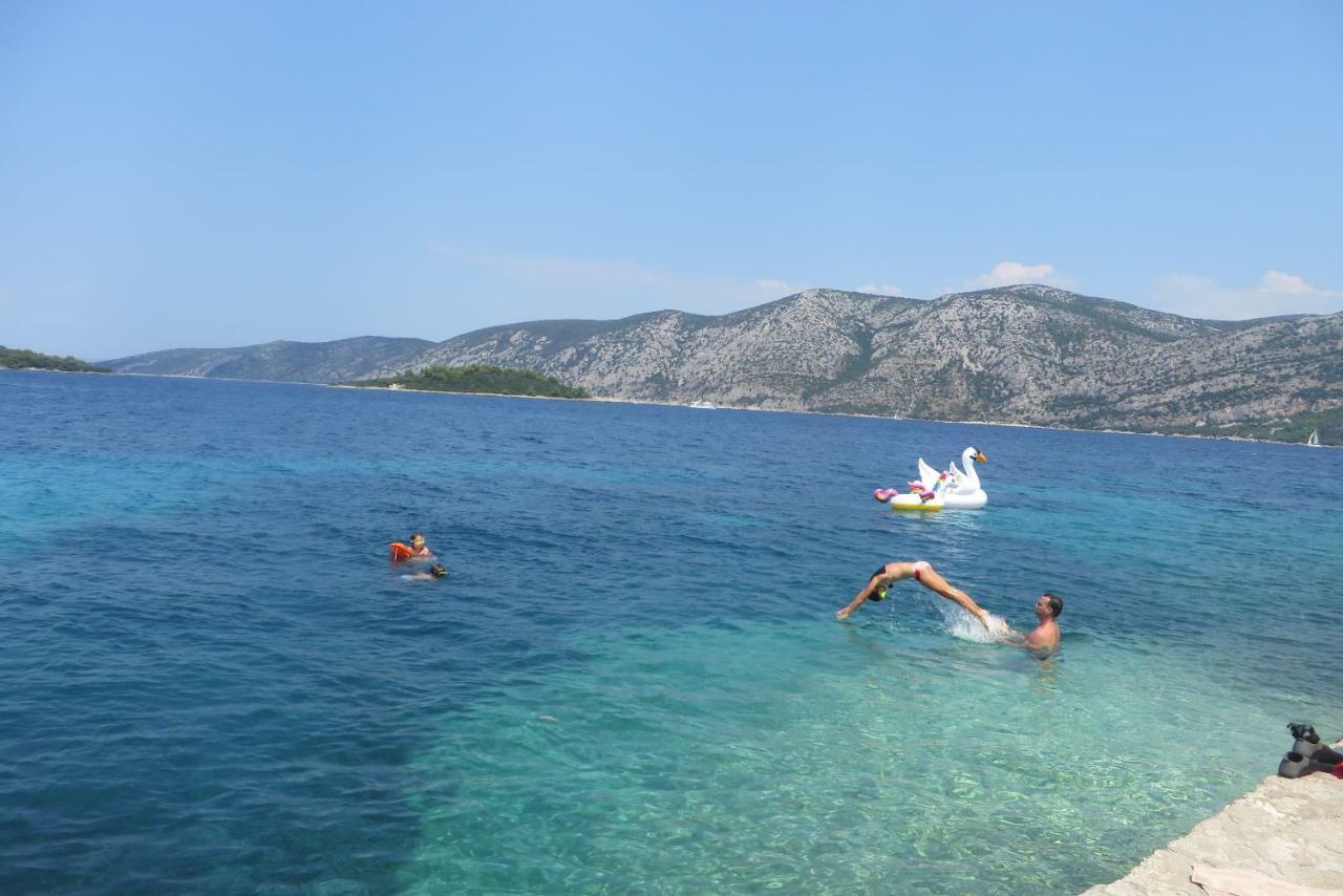 I&J Relaxing Beach Apartments Račišće Εξωτερικό φωτογραφία