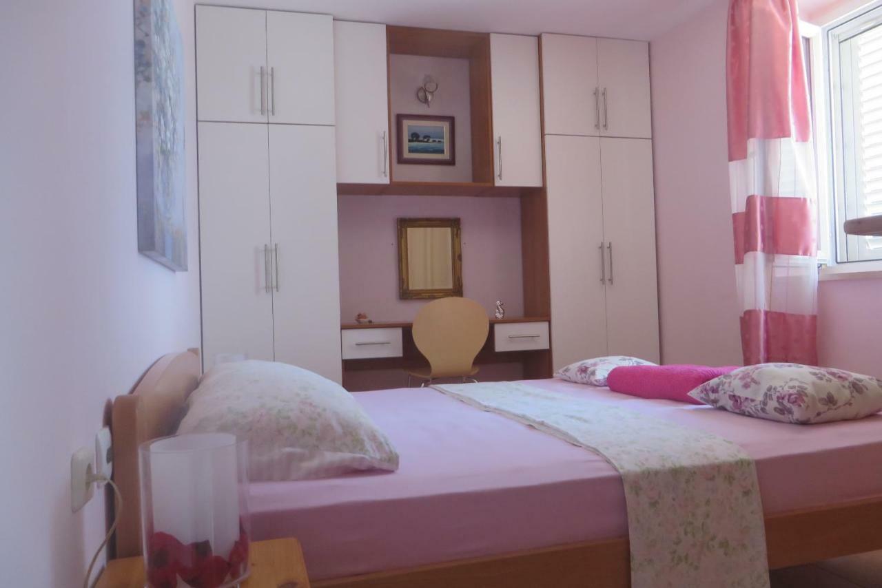 I&J Relaxing Beach Apartments Račišće Εξωτερικό φωτογραφία