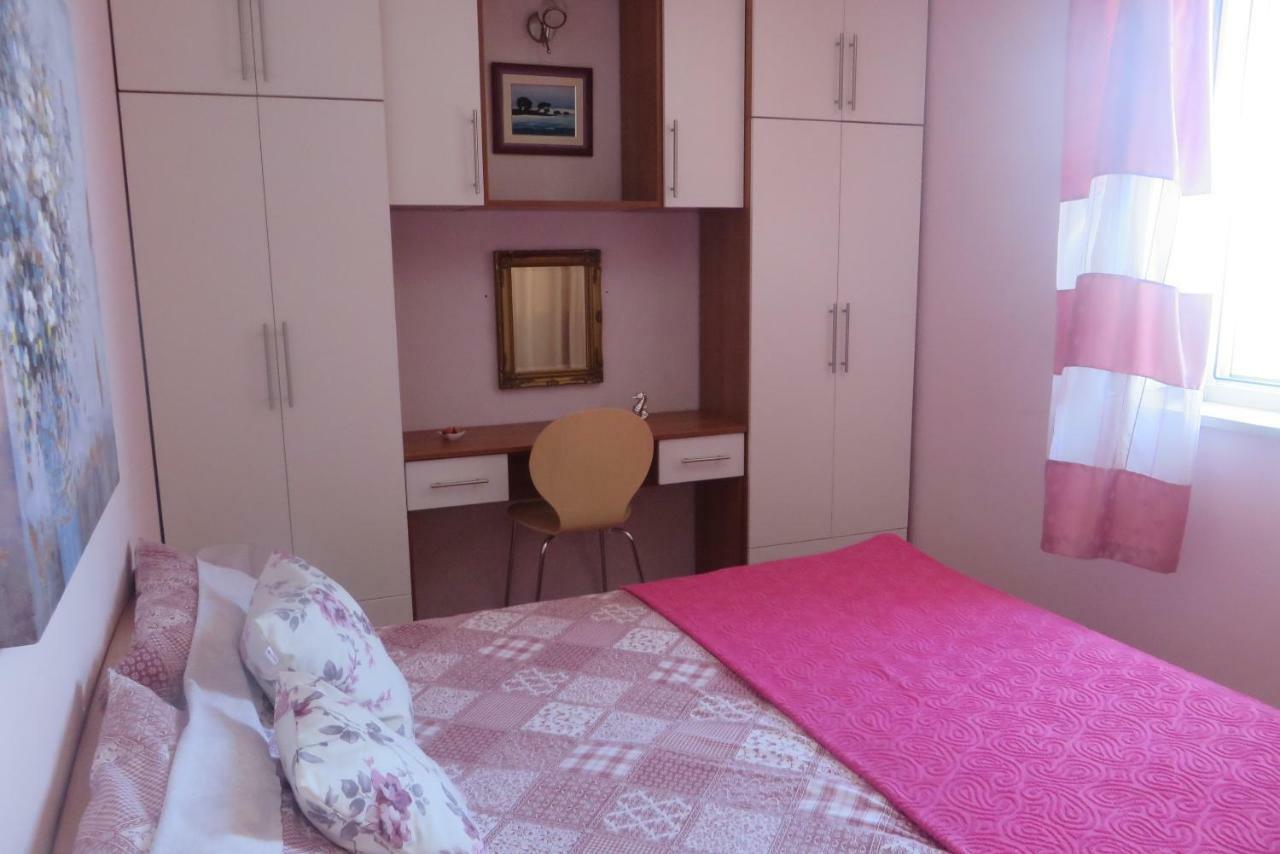 I&J Relaxing Beach Apartments Račišće Εξωτερικό φωτογραφία