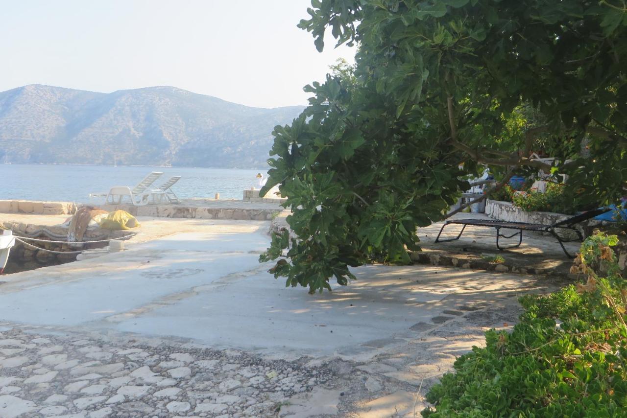 I&J Relaxing Beach Apartments Račišće Εξωτερικό φωτογραφία