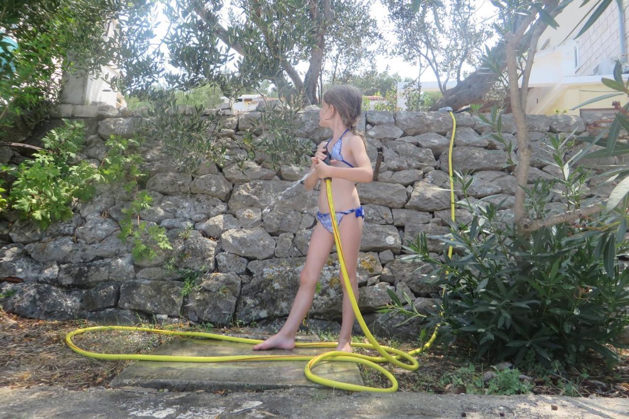 I&J Relaxing Beach Apartments Račišće Εξωτερικό φωτογραφία